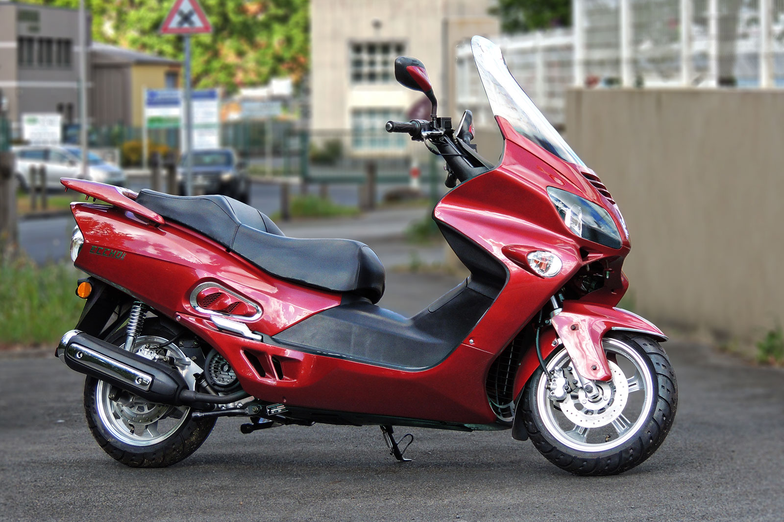 SCOOTER-125-ECCHO-GT-STAR-BORDEAUX-02