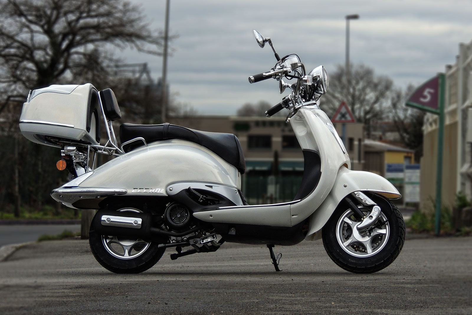 SCOOTER-125-ECCHO-CHOUPETTE-WHITE-SERIES-01