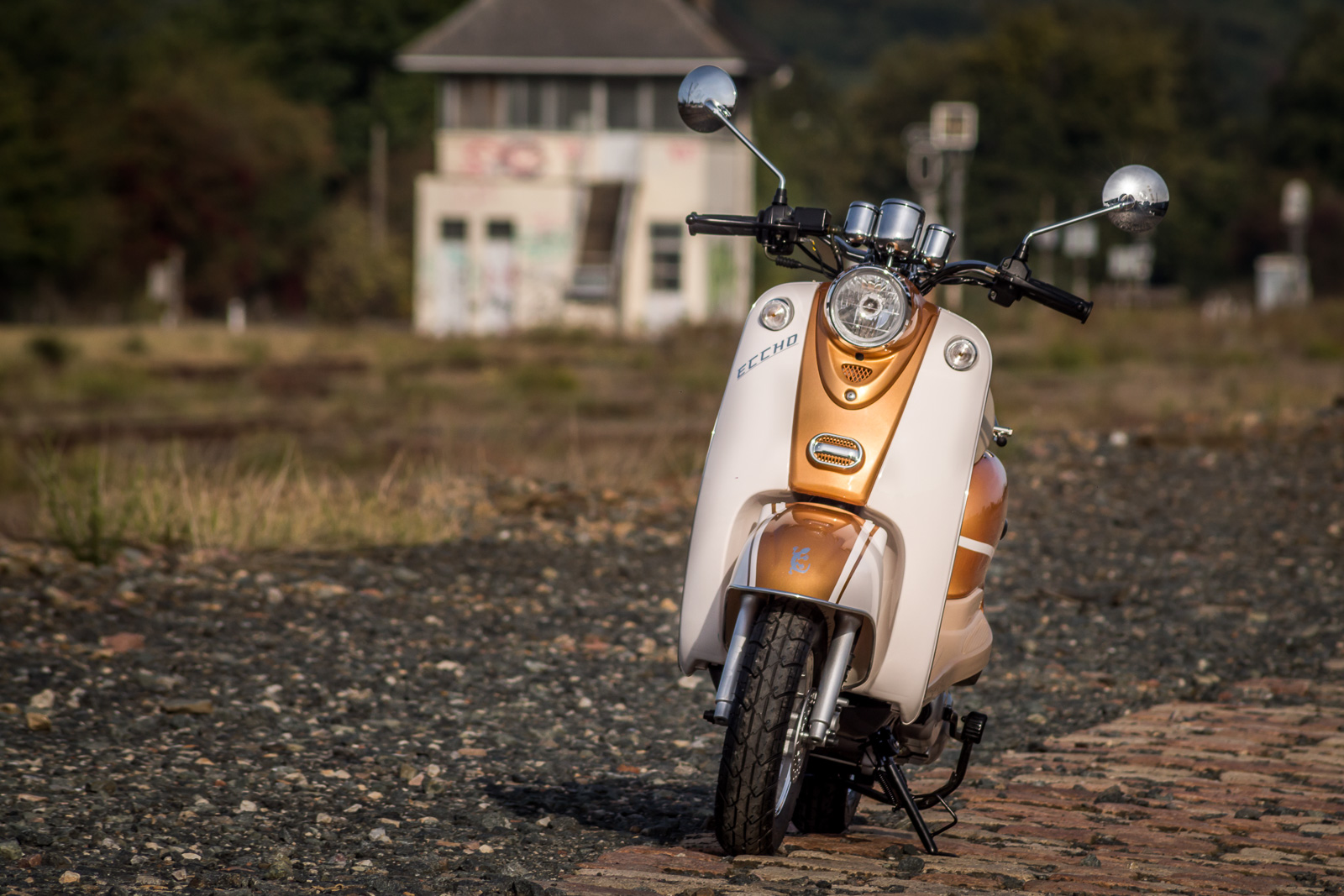 SCOOTER-50-ECCHO-RETRO-GOLDER-01